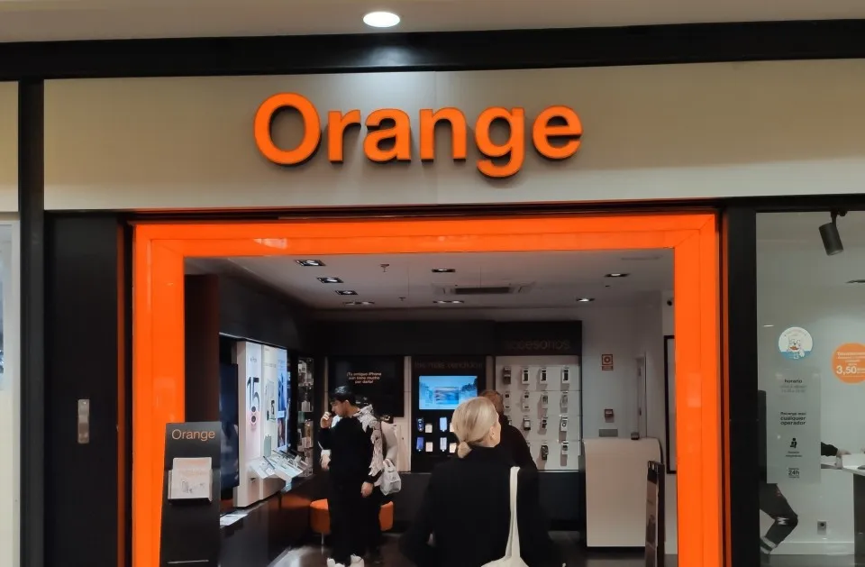 ORANGE